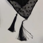 شال حریر اشکی منگوله دار مشکی | شال تابستانی زنانه | مناسب محرم | ابعاد 75×200 - تصویر 4